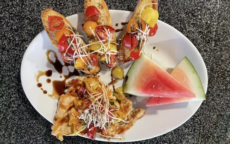Charlie's Angels Restaurant & Bar